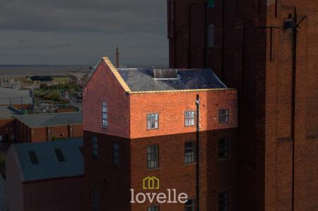 1 bedroom Apartment for sale in Victoria Wharf, Grimsby, DN31