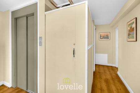 1 bedroom Apartment for sale in Victoria Wharf, Grimsby, DN31