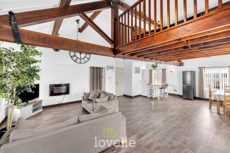 1 bedroom Apartment for sale in Victoria Wharf, Grimsby, DN31