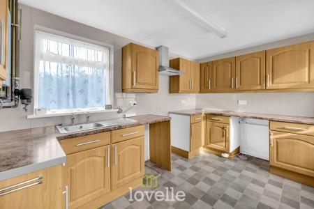 2 bedroom Semi-detached bungalow for sale in Crowland Avenue, Grimsby, DN34