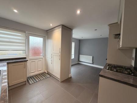 3 bedroom Terraced House to let in Westerdale Way, Grimsby, DN37