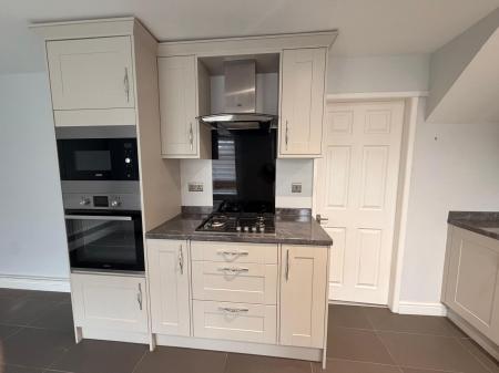 3 bedroom Terraced House to let in Westerdale Way, Grimsby, DN37