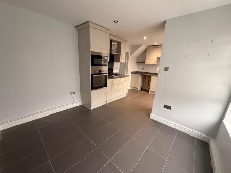 3 bedroom Terraced House to let in Westerdale Way, Grimsby, DN37