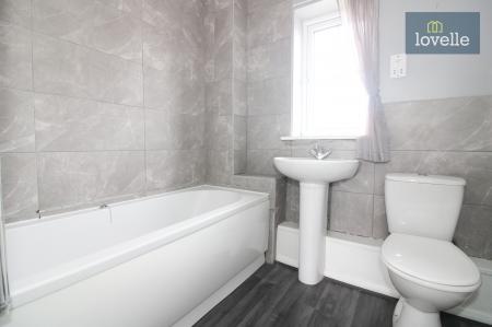 3 bedroom Terraced House for sale in Graye Drive, Louth, LN11