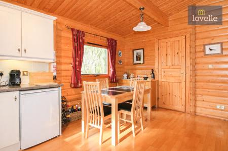 2 bedroom Log Cabin for sale in Kenwick Park, Louth, LN11