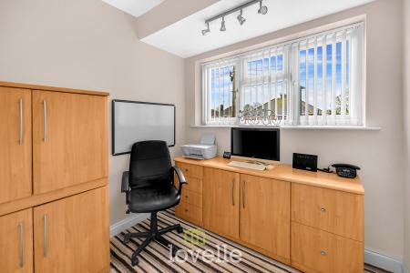 5 bedroom Detached house for sale in Allestree Drive, Scartho, Grimsby, DN33