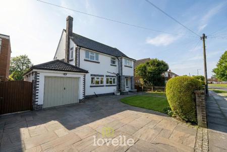5 bedroom Detached house for sale in Allestree Drive, Scartho, Grimsby, DN33