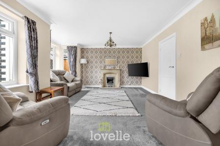 5 bedroom Detached house for sale in Allestree Drive, Scartho, Grimsby, DN33