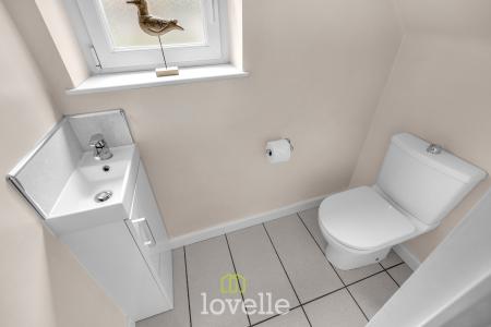 5 bedroom Detached house for sale in Allestree Drive, Scartho, Grimsby, DN33