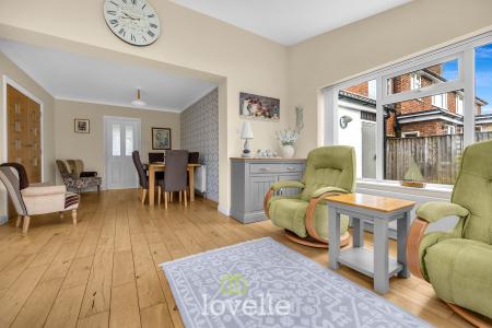 5 bedroom Detached house for sale in Allestree Drive, Scartho, Grimsby, DN33