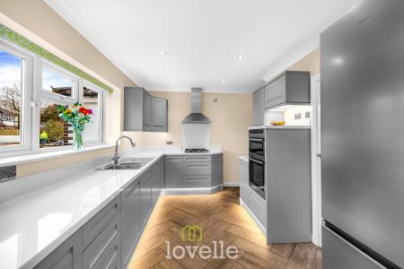 5 bedroom Detached house for sale in Allestree Drive, Scartho, Grimsby, DN33