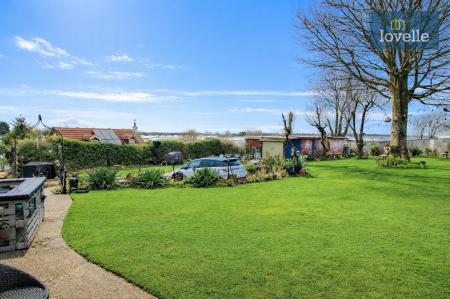 3 bedroom Detached house for sale in The Hill, Saltfleet, LN11