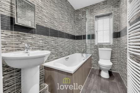 2 bedroom Semi-detached house for sale in Tealby Close, Immingham, DN40