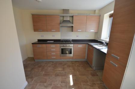 2 bedroom End of terrace house to let in Danes Close, Grimsby, DN32