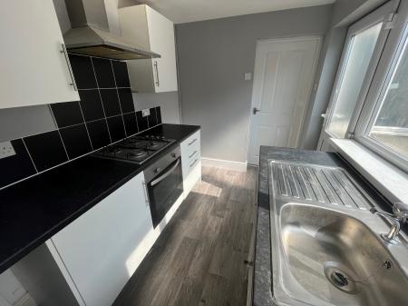 2 bedroom Terraced House to let in St Heliers Road, Cleethorpes, DN35