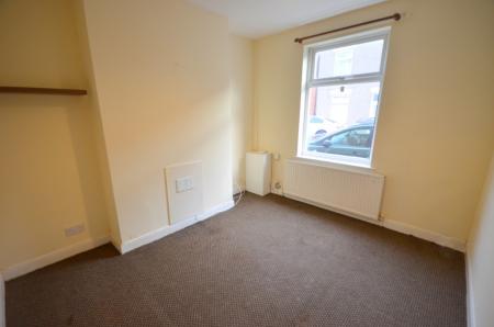 2 bedroom Terraced House to let in Julian Street, Grimsby, DN32