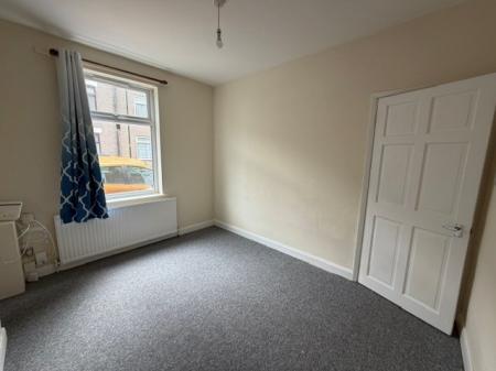 2 bedroom Terraced House to let in Julian Street, Grimsby, DN32