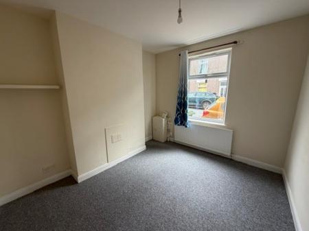 2 bedroom Terraced House to let in Julian Street, Grimsby, DN32