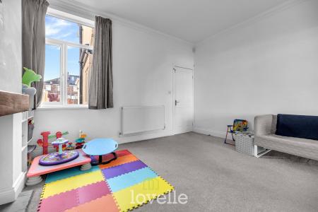 3 bedroom Terraced House for sale in Columbia Road, Grimsby, DN32