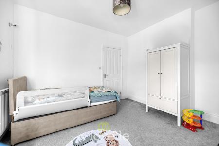 3 bedroom Terraced House for sale in Columbia Road, Grimsby, DN32