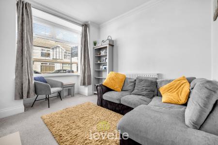 3 bedroom Terraced House for sale in Columbia Road, Grimsby, DN32