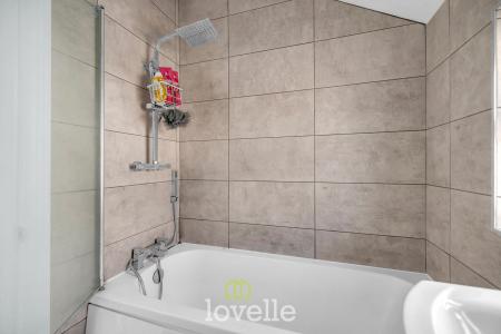 3 bedroom Terraced House for sale in Columbia Road, Grimsby, DN32