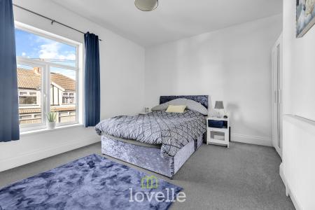 3 bedroom Terraced House for sale in Columbia Road, Grimsby, DN32