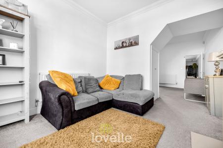 3 bedroom Terraced House for sale in Columbia Road, Grimsby, DN32