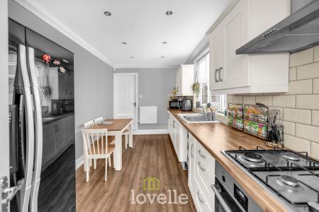 3 bedroom Terraced House for sale in Columbia Road, Grimsby, DN32