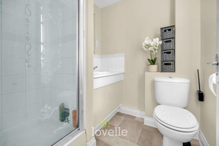 3 bedroom End of terrace house for sale in Cromwell Road, Grimsby, DN31