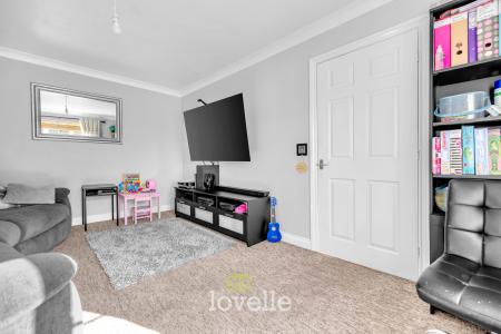 3 bedroom End of terrace house for sale in Cromwell Road, Grimsby, DN31