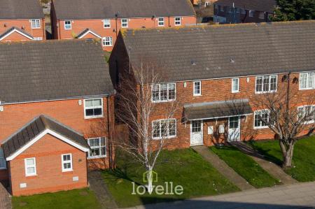 3 bedroom End of terrace house for sale in Cromwell Road, Grimsby, DN31