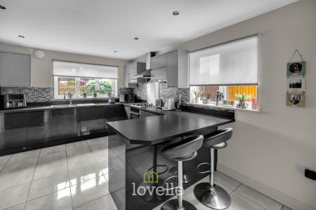 4 bedroom Detached house for sale in Bellflower Road, Scartho, Grimsby, DN33