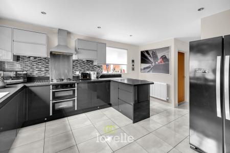 4 bedroom Detached house for sale in Bellflower Road, Scartho, Grimsby, DN33