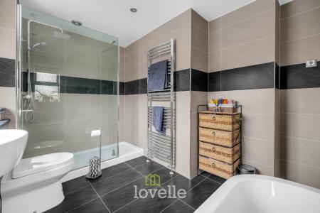 4 bedroom Detached house for sale in Buttercup Court, Healing, DN41