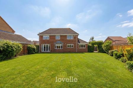 4 bedroom Detached house for sale in Buttercup Court, Healing, DN41