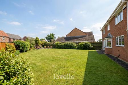 4 bedroom Detached house for sale in Buttercup Court, Healing, DN41