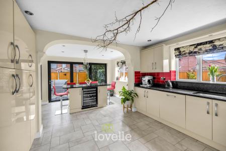 4 bedroom Detached house for sale in Buttercup Court, Healing, DN41