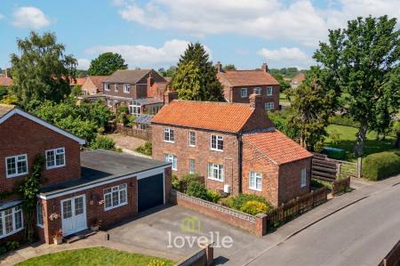 2 bedroom Detached house for sale in Pelham Crescent, Keelby, DN41