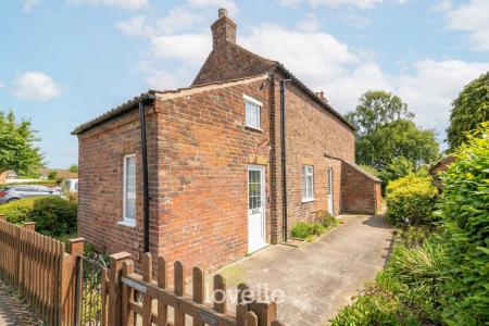 2 bedroom Detached house for sale in Pelham Crescent, Keelby, DN41