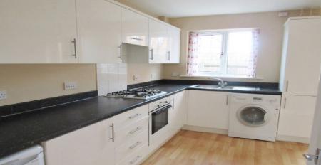 2 bedroom Terraced House to let in Danes Close, Grimsby, DN32