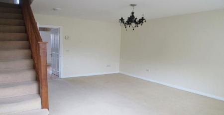 2 bedroom Terraced House to let in Danes Close, Grimsby, DN32