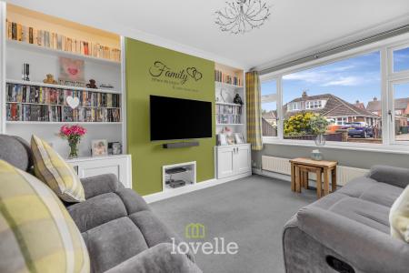 3 bedroom Semi-detached house for sale in Worlaby Road, Scartho, Grimsby, DN33