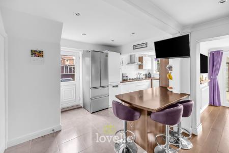 3 bedroom Semi-detached house for sale in Worlaby Road, Scartho, Grimsby, DN33