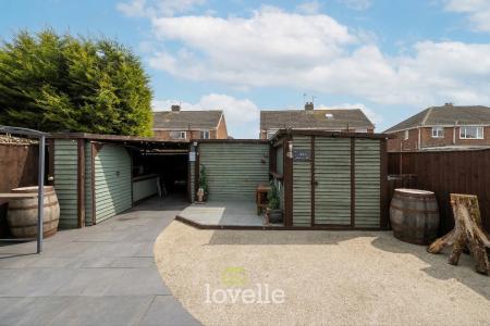 3 bedroom Semi-detached house for sale in Worlaby Road, Scartho, Grimsby, DN33