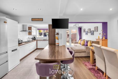 3 bedroom Semi-detached house for sale in Worlaby Road, Scartho, Grimsby, DN33