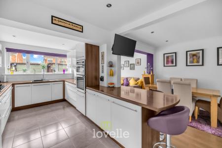 3 bedroom Semi-detached house for sale in Worlaby Road, Scartho, Grimsby, DN33