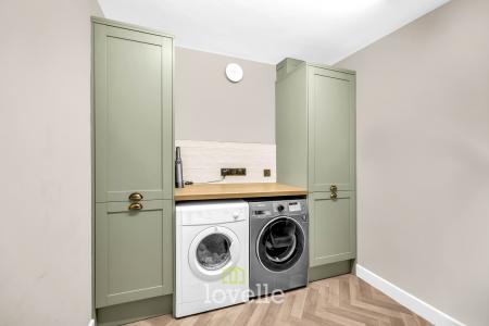 4 bedroom Detached house for sale in Bramley Close, Springfield Park, Grimsby, DN33