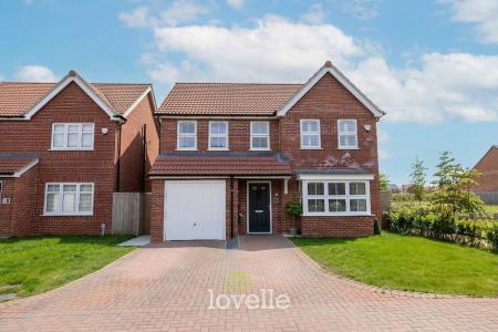 4 bedroom Detached house for sale in Bramley Close, Springfield Park, Grimsby, DN33