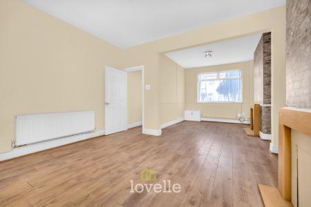 2 bedroom Terraced House for sale in Elsenham Road, Grimsby, DN31